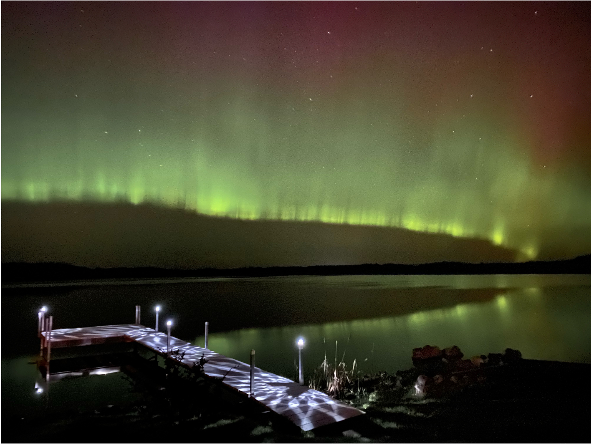 VDock, Northern Lights Background