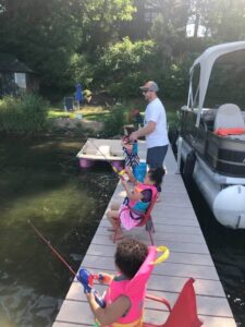 Photo 4 Kids Fishing on a VDock